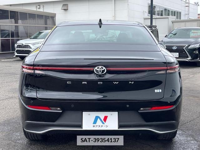 Toyota Crown Crossover 2023-01 7869681-14