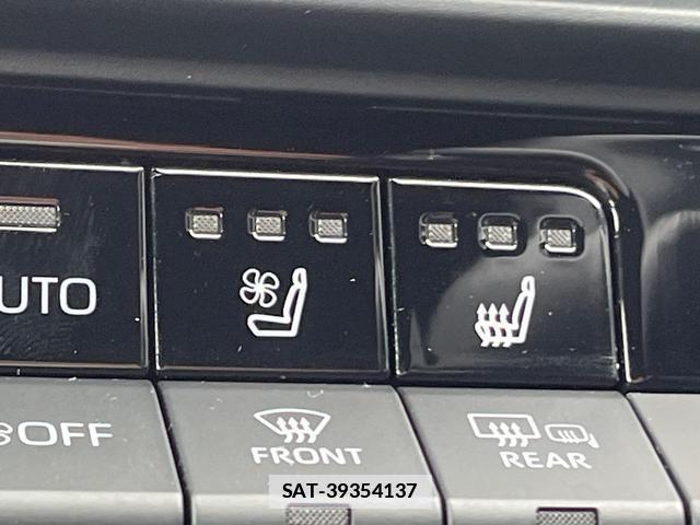 Toyota Crown Crossover 2023-01 7869681-4