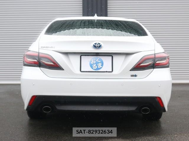Toyota CROWN HYBRID 2021-11 7867525-1