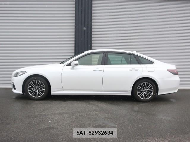 Toyota CROWN HYBRID 2021-11 7867525-10