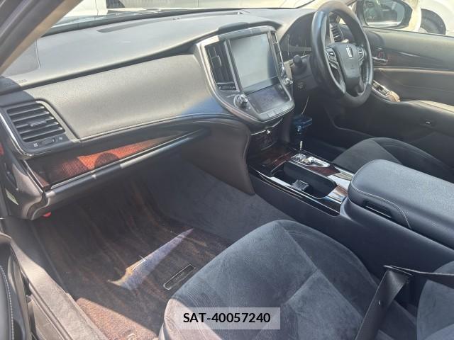 Toyota CROWN HYBRID 2017-06 7871683-2