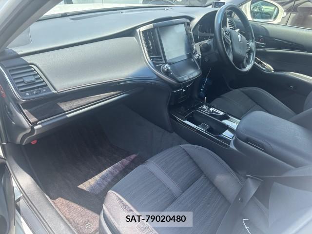 Toyota CROWN HYBRID 2017-01 7871687-2