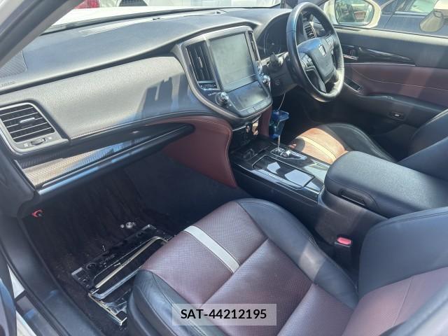 Toyota CROWN HYBRID 2015-08 7871696-2