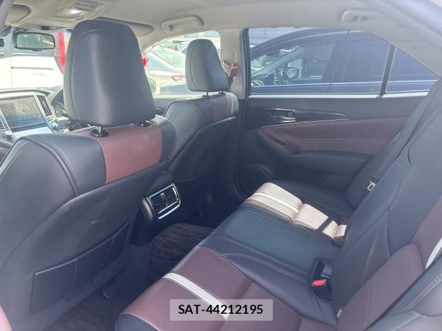 Toyota CROWN HYBRID 2015-08 7871696-3