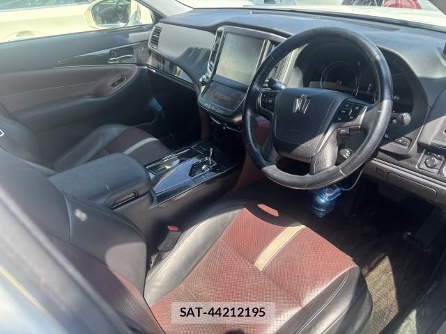 Toyota CROWN HYBRID 2015-08 7871696-8