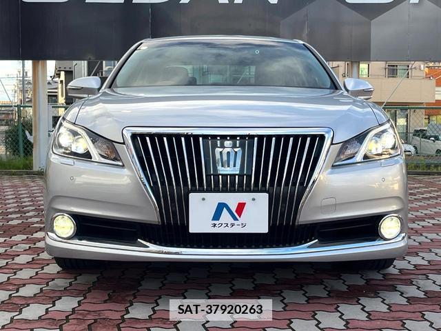 Toyota CROWN MAJESTA 2016-09 7868347-13