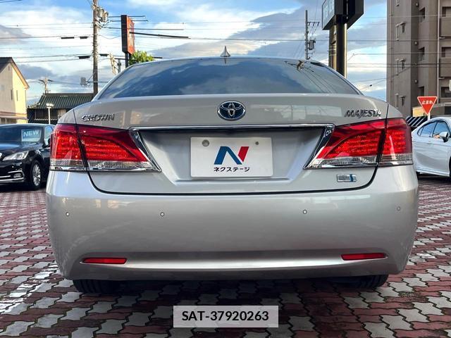 Toyota CROWN MAJESTA 2016-09 7868347-14