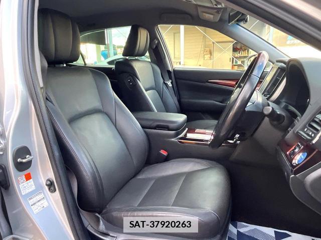 Toyota CROWN MAJESTA 2016-09 7868347-8