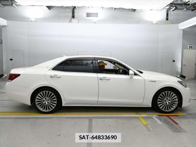 Toyota CROWN MAJESTA 2014-07 7871158-11