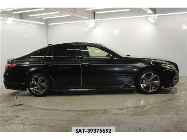 Toyota CROWN 2018-07 7872456-3