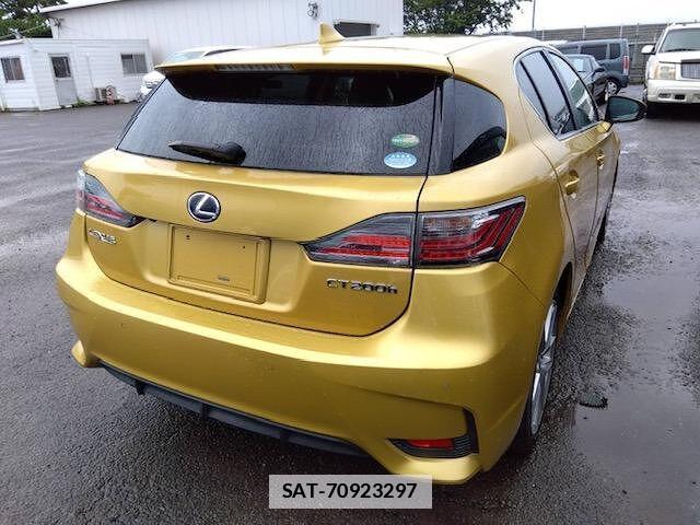 Lexus CT 2015-04 7871886-4