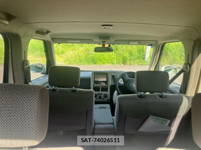 Nissan CUBE 2005-06 7868472-14