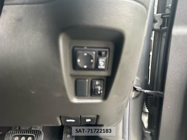 Nissan CUBE 2012-03 7868626-15