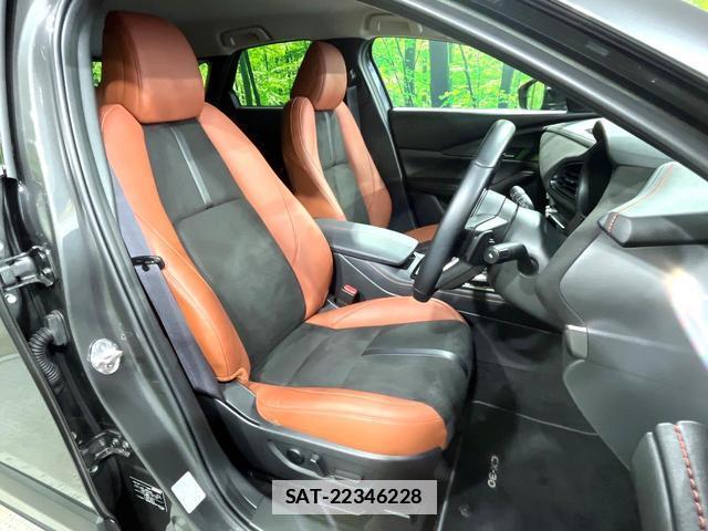 Mazda CX-30 2023-10 7870887-9