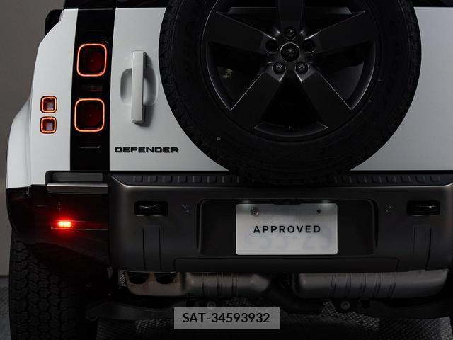 Land Rover DEFENDER 2025-10 7868200-18