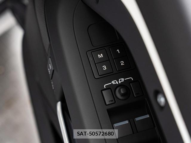 Land Rover DEFENDER 2025-11 7868201-13