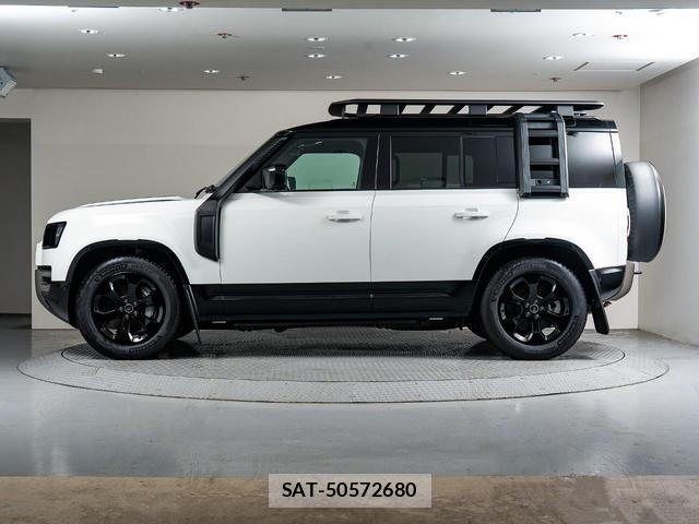 Land Rover DEFENDER 2025-11 7868201-17