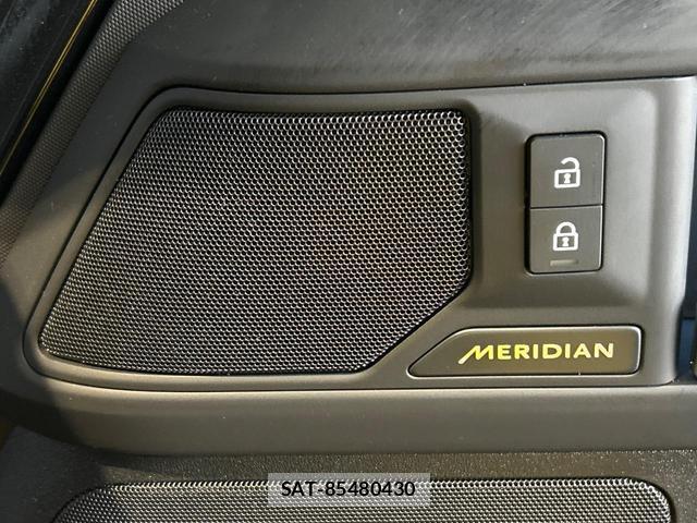 Land Rover DEFENDER 2026-01 7871502-9