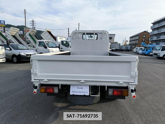 Hino DUTRO 2016-04 7867544-3