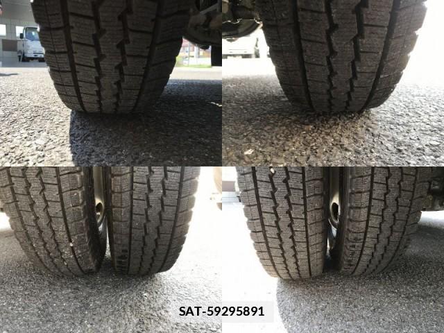 Hino DUTRO 2018-04 7872268-14