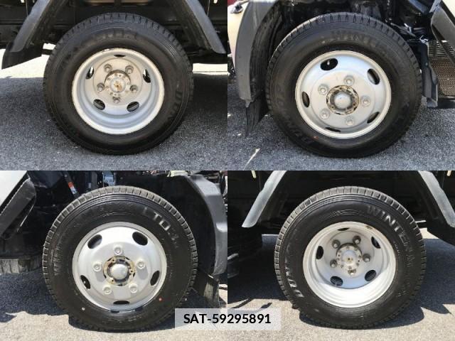 Hino DUTRO 2018-04 7872268-19