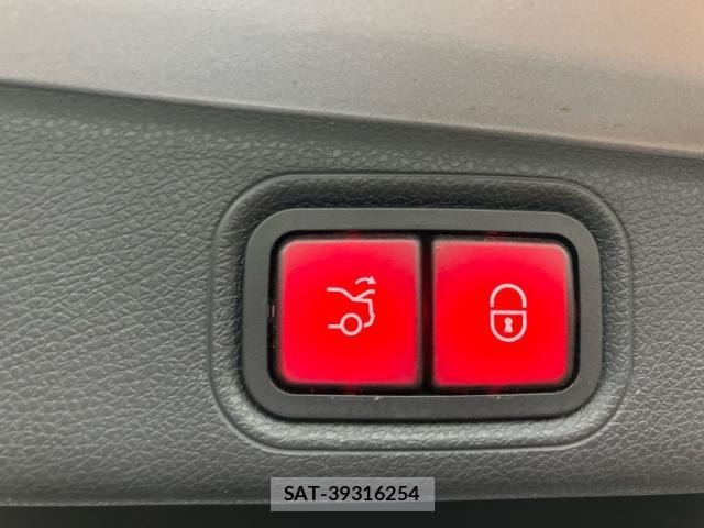 Mercedes Benz E-CLASS 2021-02 7868501-17