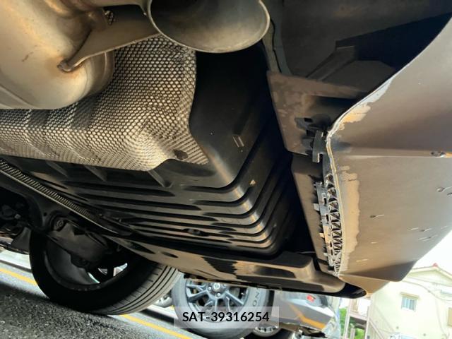 Mercedes Benz E-CLASS 2021-02 7868501-9