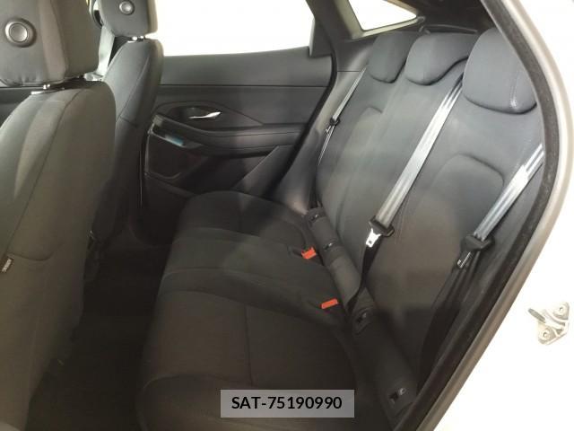 Jaguar E-PACE 2019-04 7872390-12