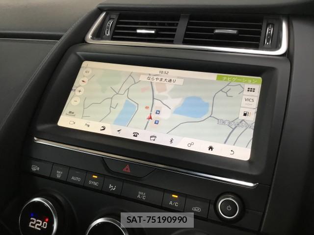 Jaguar E-PACE 2019-04 7872390-13