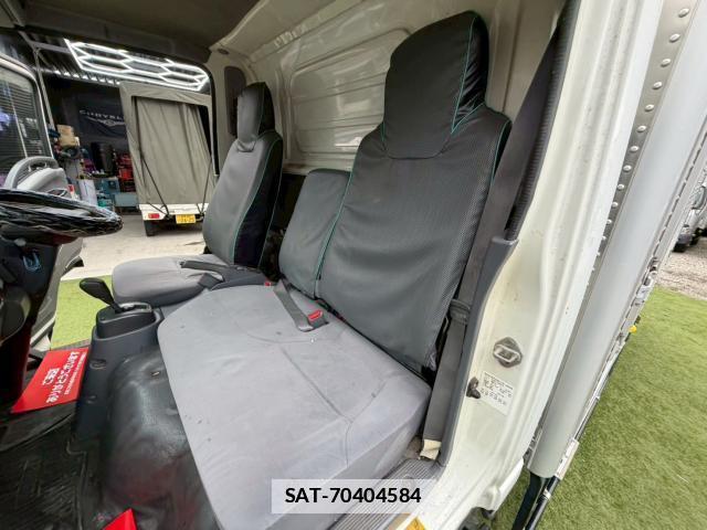 Isuzu ELF TRUCK 2017-03 7872553-5