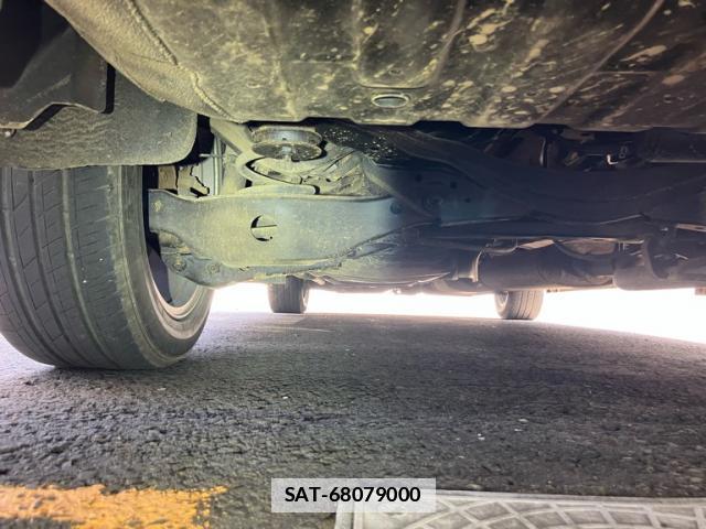 Nissan ELGRAND 2017-02 7868513-14