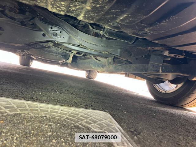Nissan ELGRAND 2017-02 7868513-15