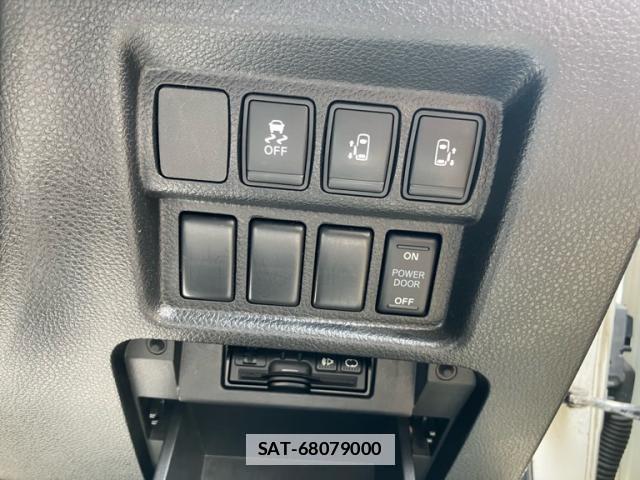 Nissan ELGRAND 2017-02 7868513-5