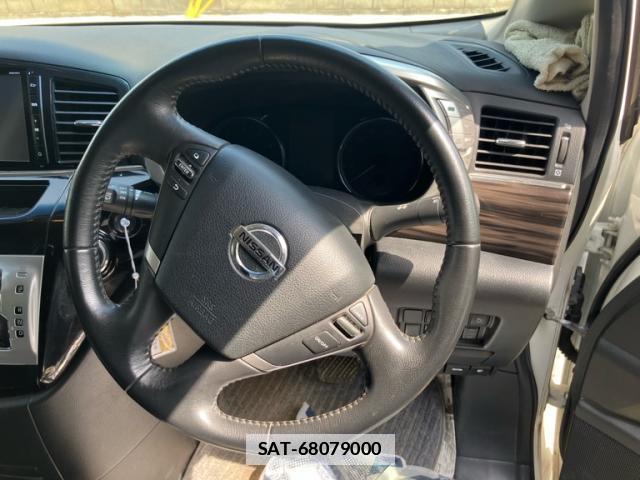 Nissan ELGRAND 2017-02 7868513-6