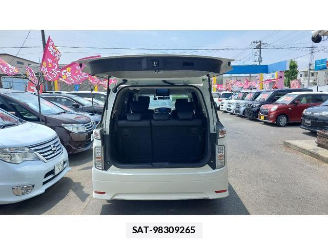 Nissan ELGRAND 2016-01 7869345-14