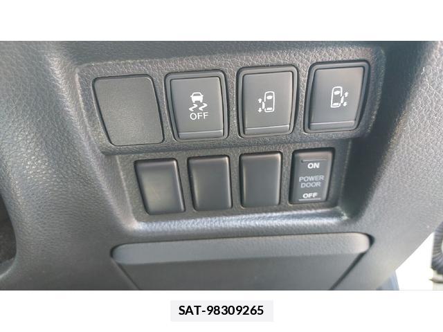 Nissan ELGRAND 2016-01 7869345-16