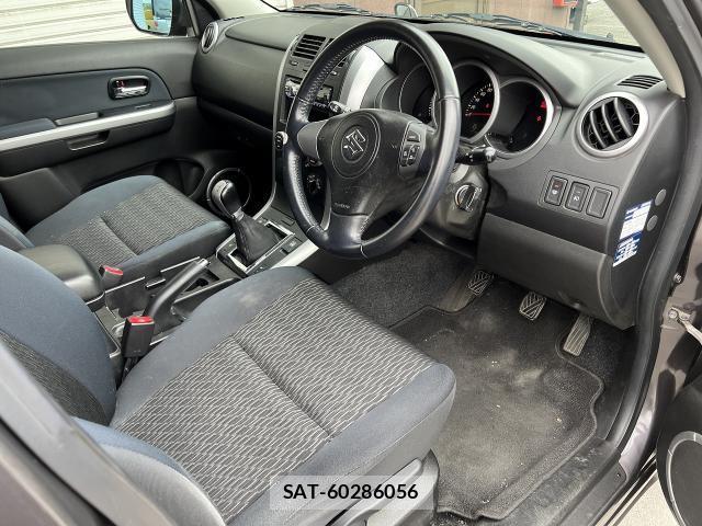 Suzuki ESCUDO 2012-10 7871090-15