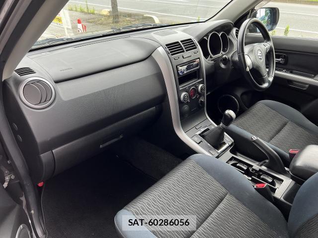 Suzuki ESCUDO 2012-10 7871090-16