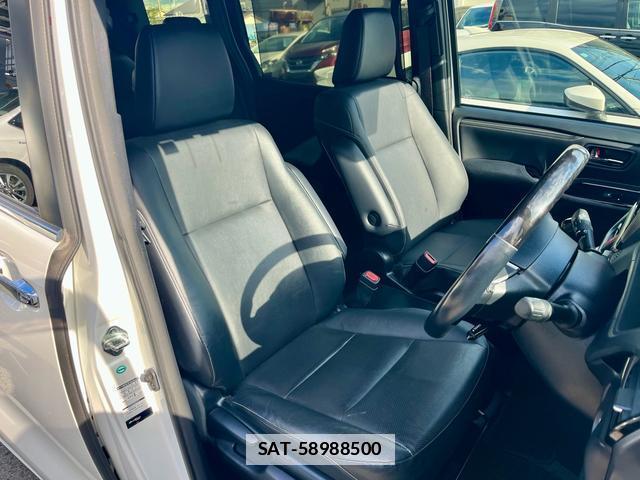 Toyota ESQUIRE 2018-01 7867996-11