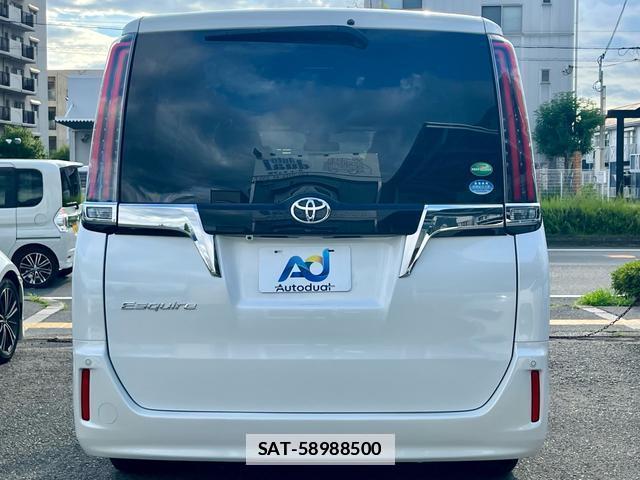 Toyota ESQUIRE 2018-01 7867996-3