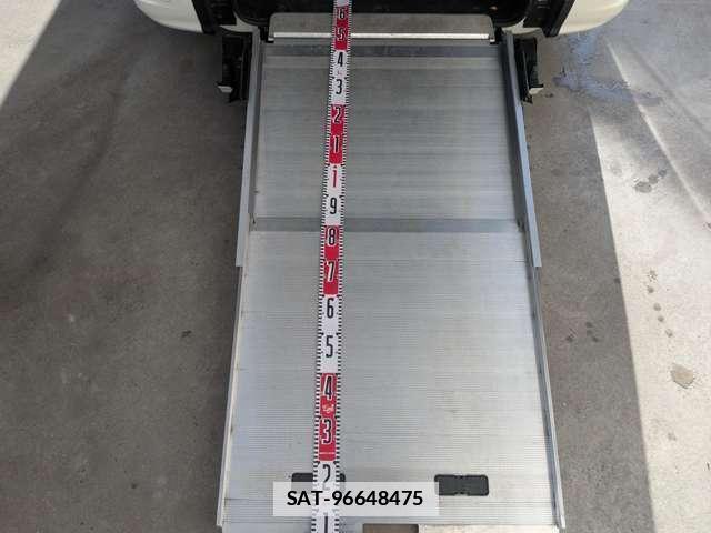 Toyota ESQUIRE 2020-03 7872036-3