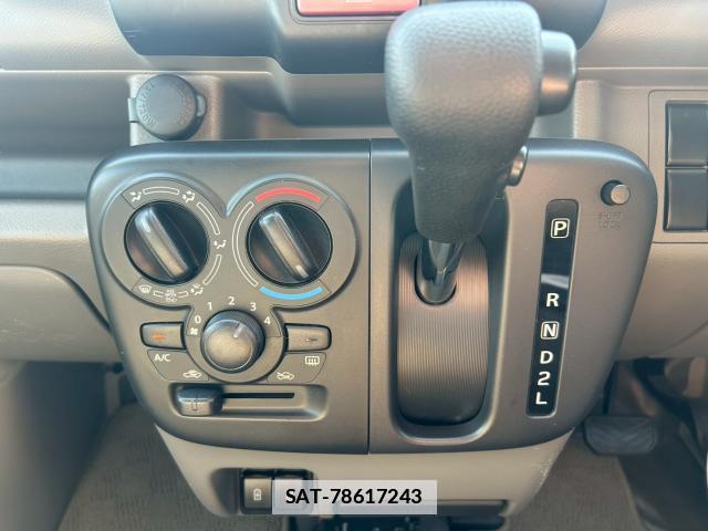 Suzuki EVERY 2023-04 7871579-14