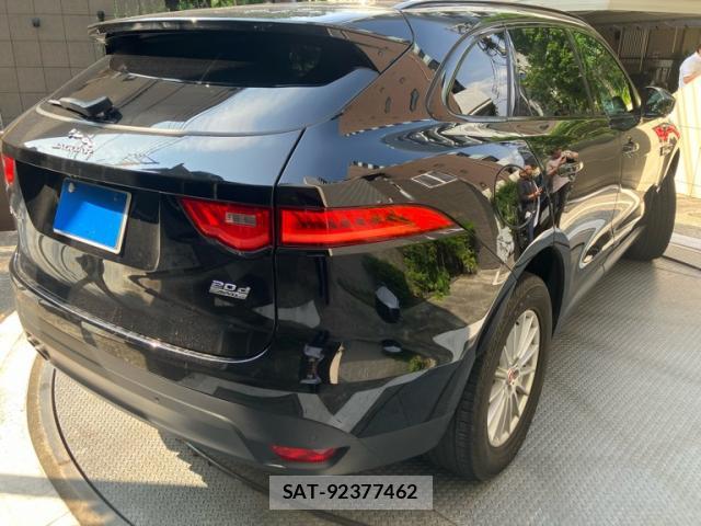 Jaguar F-PACE 2018-03 7868943-13