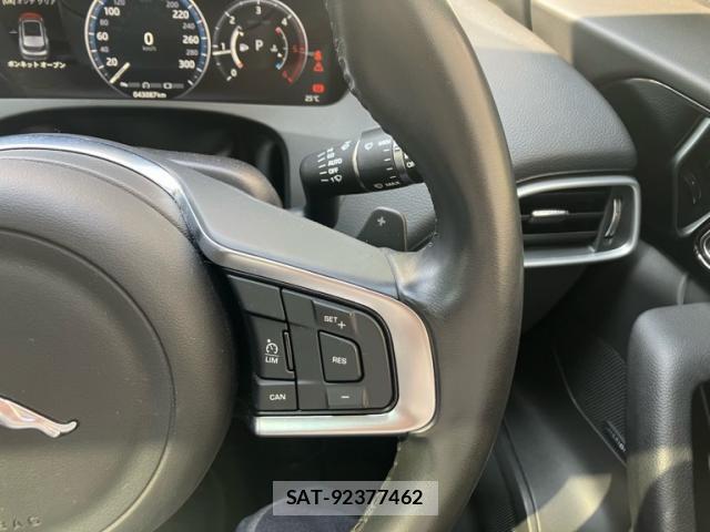 Jaguar F-PACE 2018-03 7868943-18