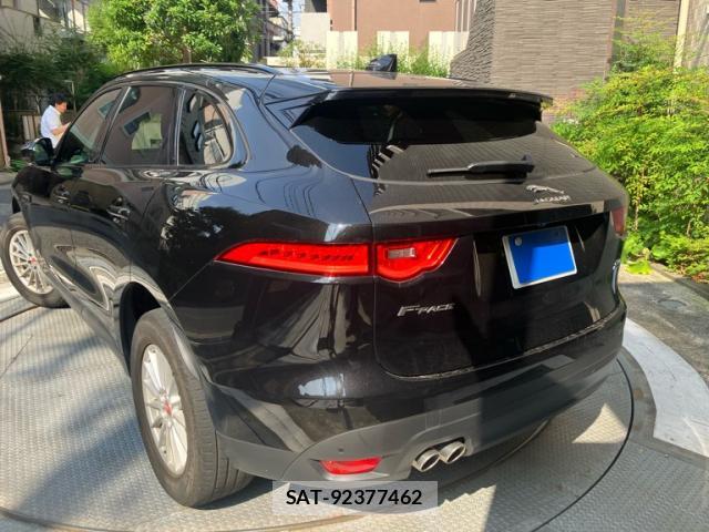 Jaguar F-PACE 2018-03 7868943-2
