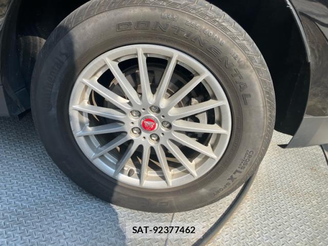 Jaguar F-PACE 2018-03 7868943-6