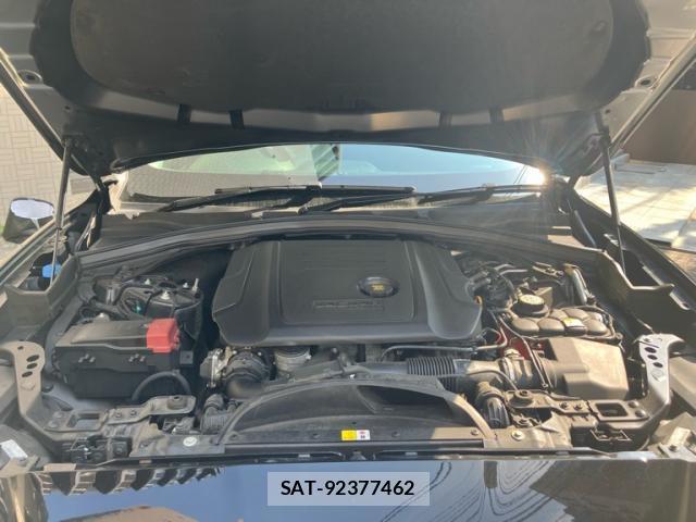 Jaguar F-PACE 2018-03 7868943-7
