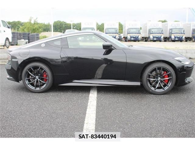 Nissan FAIRLADY Z 2024-02 7870958-13