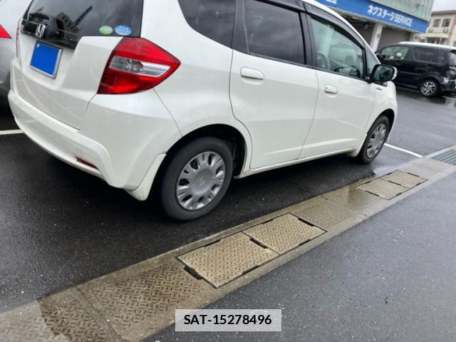 Honda FIT 2011-10 7868707-3