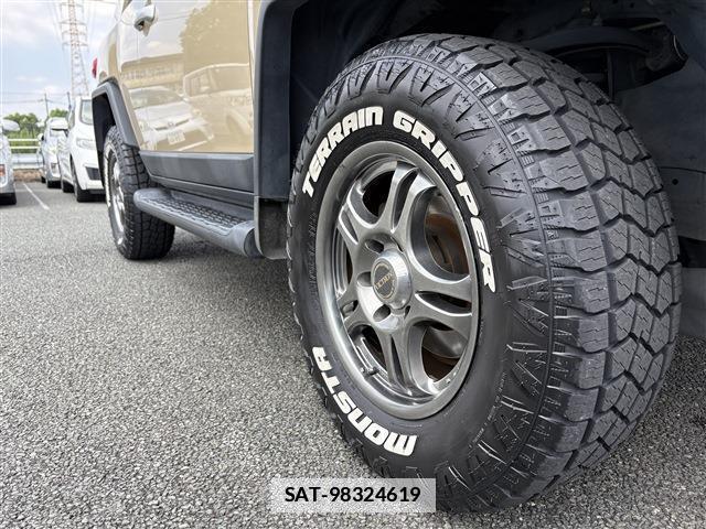 Toyota FJ CRUISER 2013-01 7870485-10